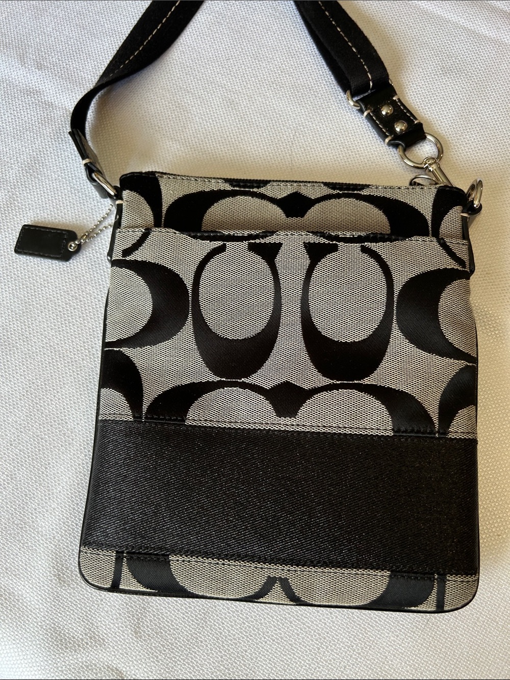 Coach Black Signature Crossbody purse - Picture 3 of 7